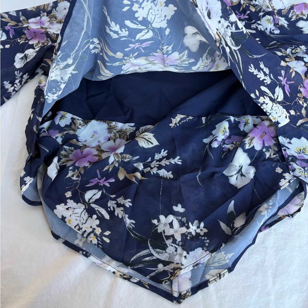 Women’s Floral Navy Blue Chiffon Top Blouse Size Medium - Picture 6 of 9